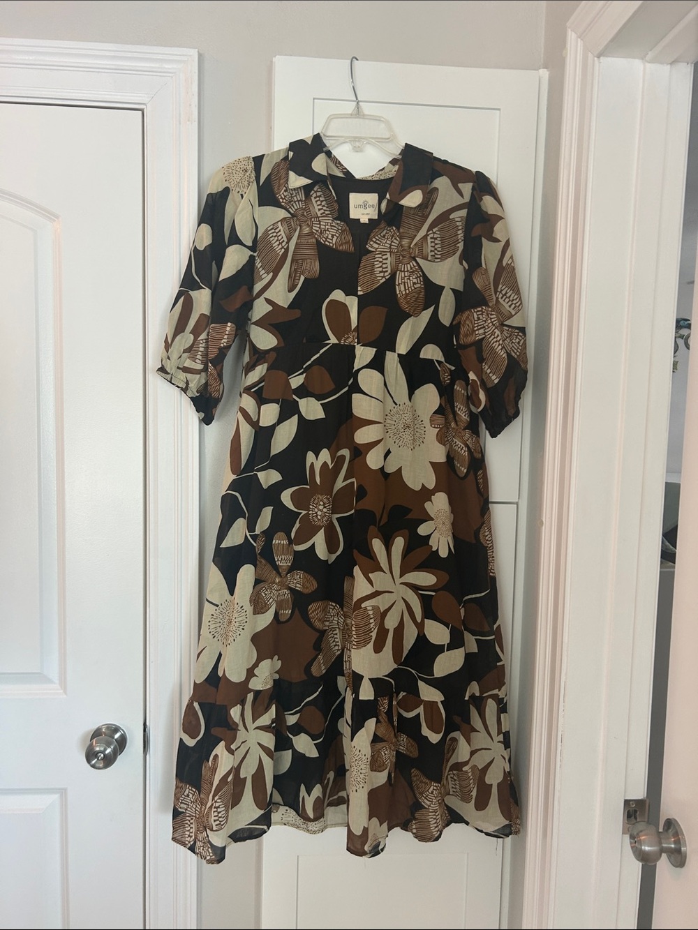 Umgee Floral Midi Dress in Black, Brown & Cream
